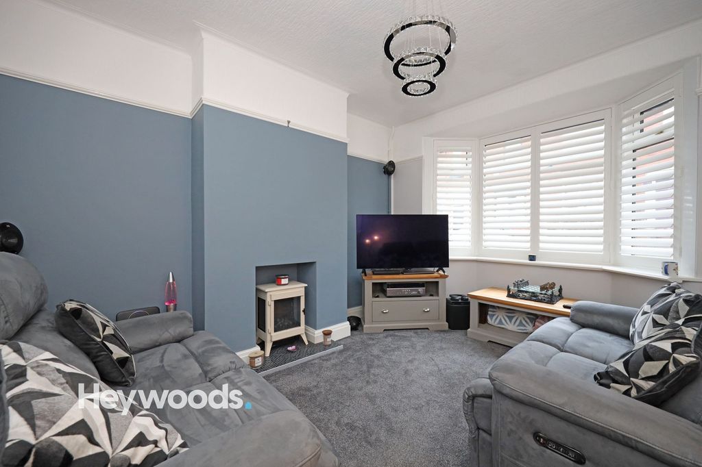 Property photo 2 of 26