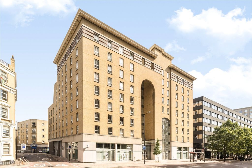 Property photo 1 of 18 External