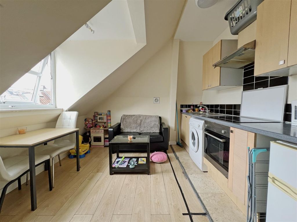 Property photo 2 of 13 2 - Block Of Flats For Auction, Easton.Jpg