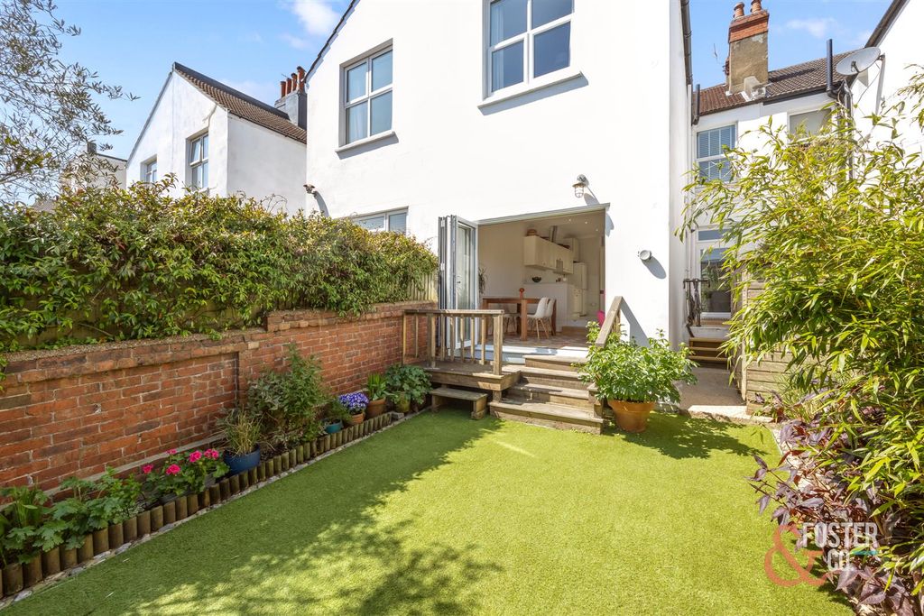 Property photo 2 of 28 Matlock Road, 22-013.Jpg