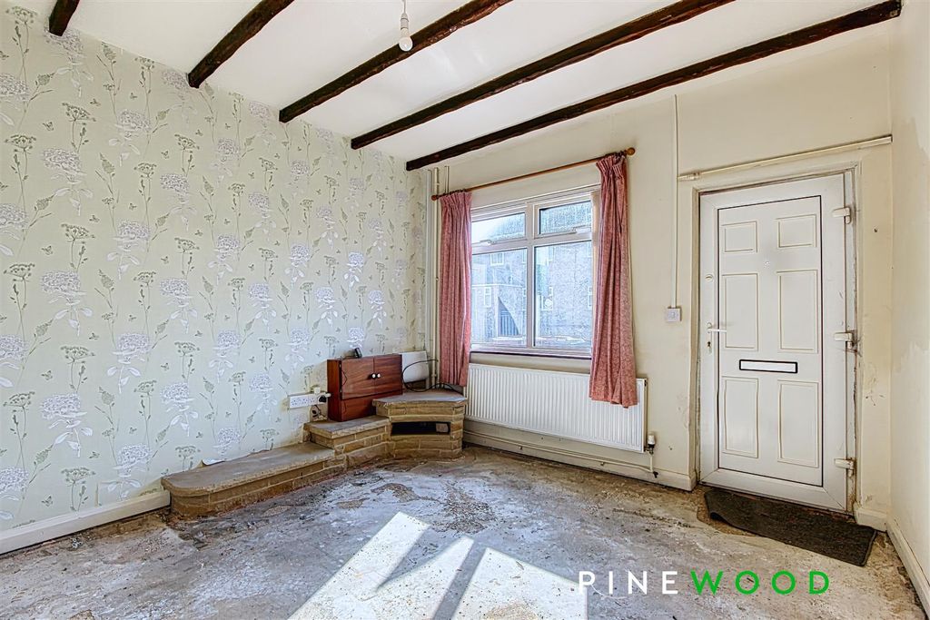 Property photo 3 of 9 Lounge