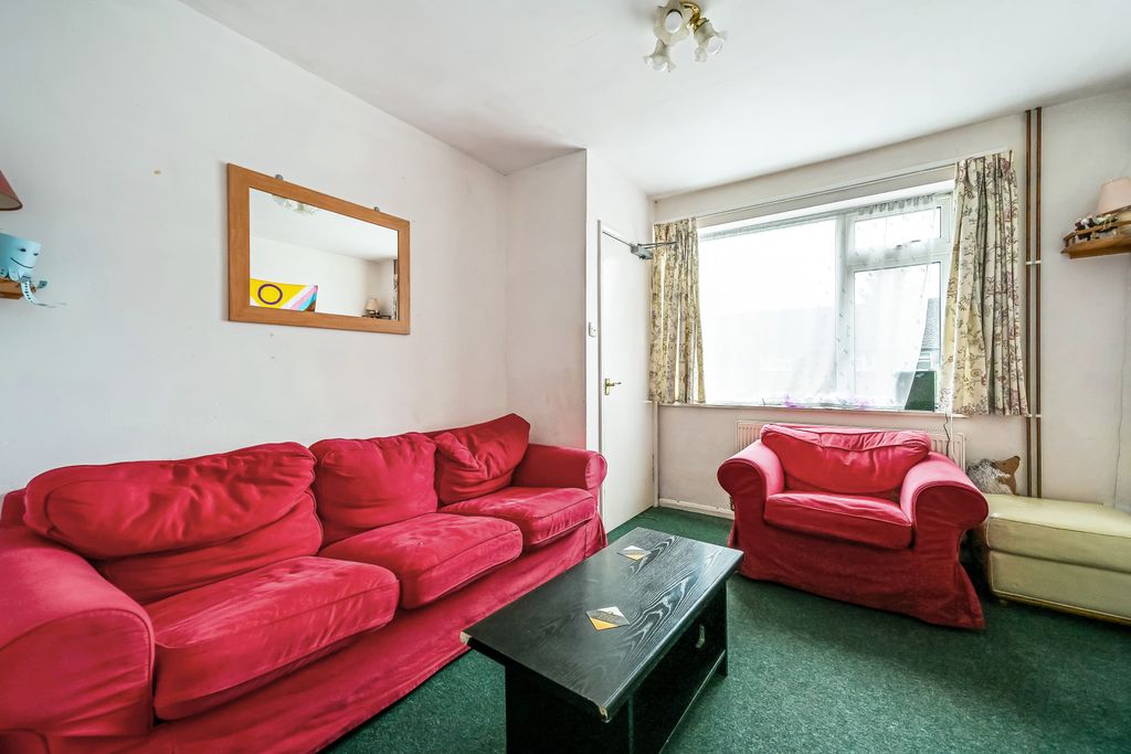 Property photo 2 of 20