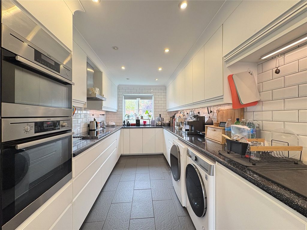 Property photo 2 of 16 Picture No. 02