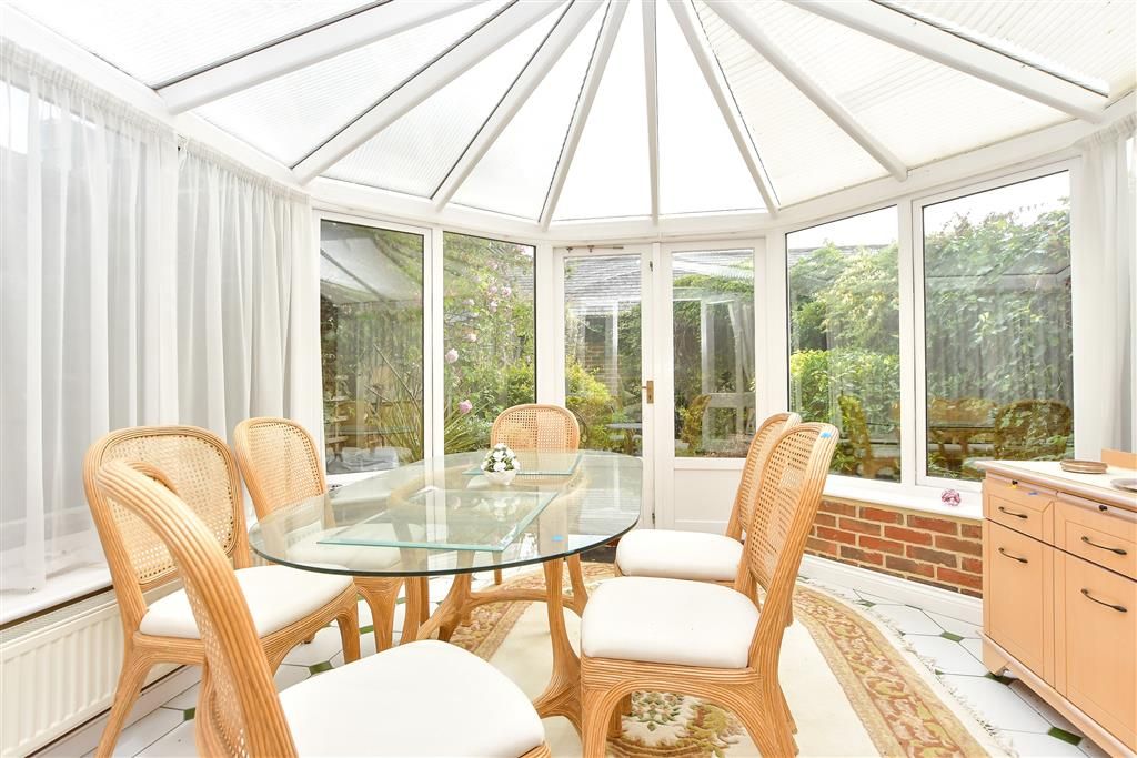 Property photo 3 of 9 Conservatory