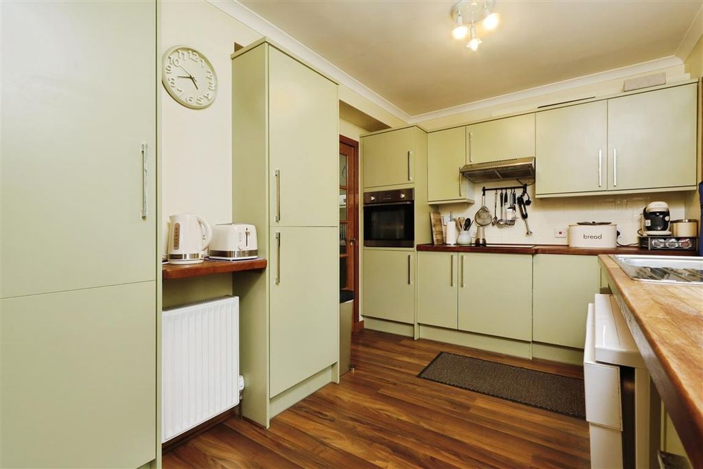 Property photo 2 of 26