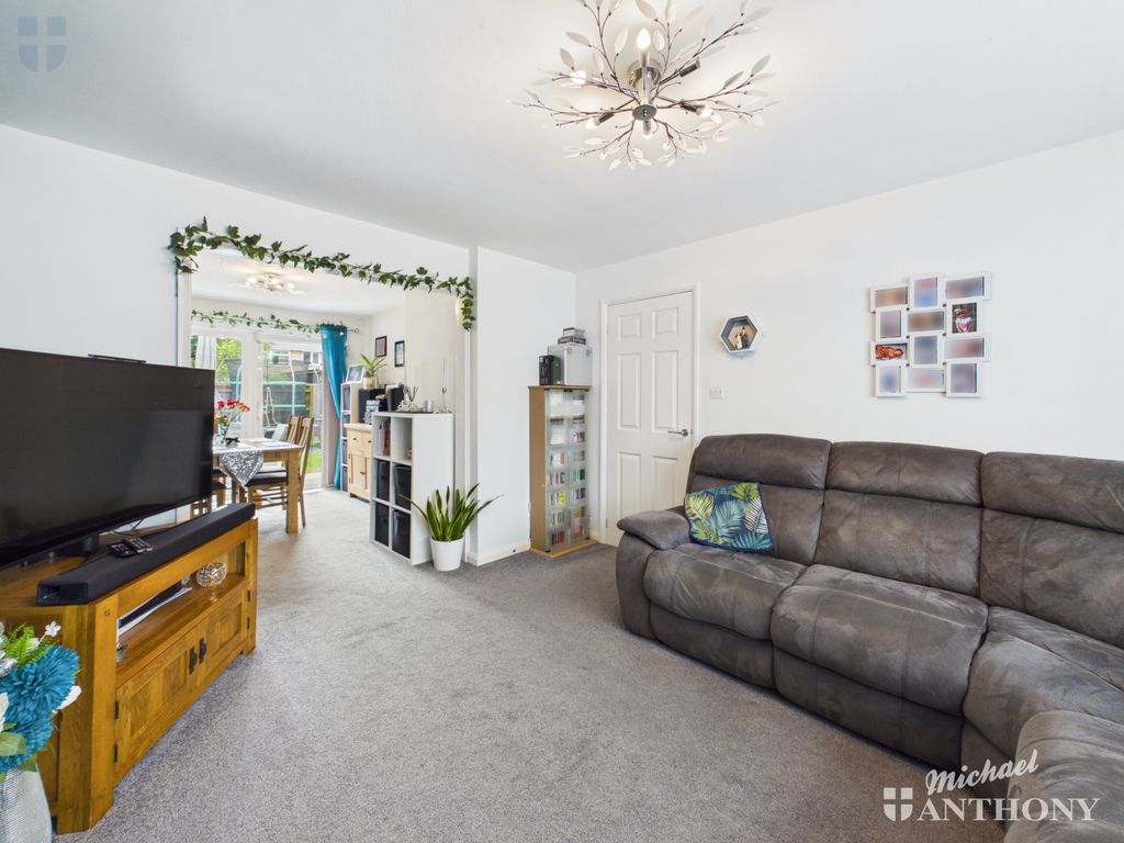 Property photo 3 of 16 Cam03852G0-Pr0655-Still011