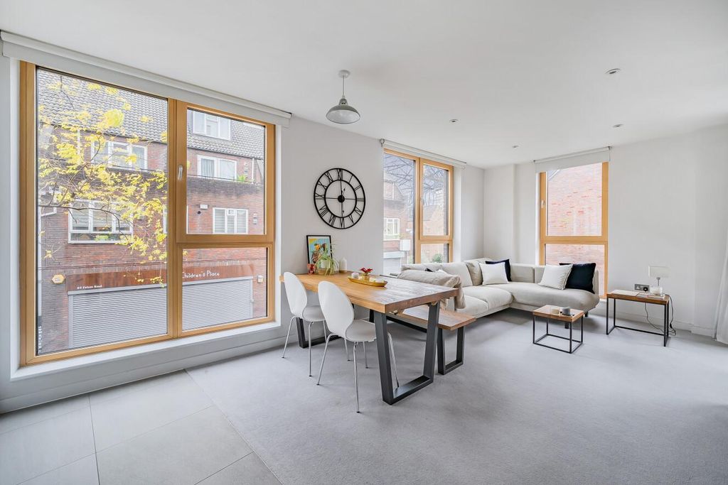 Property photo 3 of 10 Picture 3