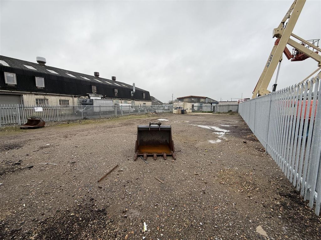 Property photo 2 of 3