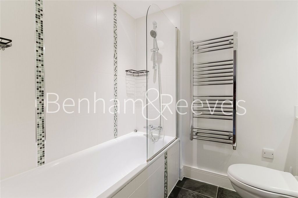 Property photo 3 of 36 Picture No. 02