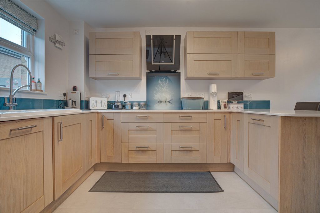 Property photo 2 of 12 Picture No. 02