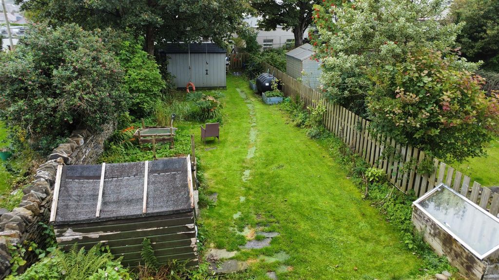Property photo 2 of 39