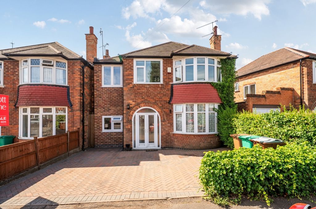 Property photo 1 of 20 -686cc4E118B0d-l-1317022-26-6867F60A75c95