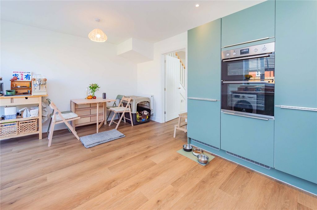 Property photo 3 of 33 Picture No. 27