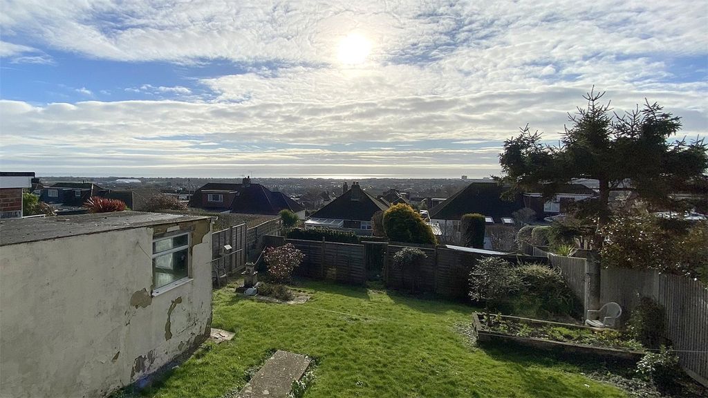 Property photo 2 of 14 Picture No. 15