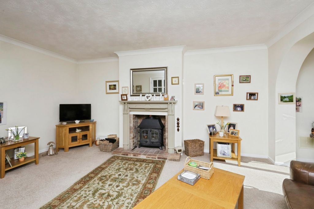 Property photo 2 of 12 Pbox-Img.Jpg