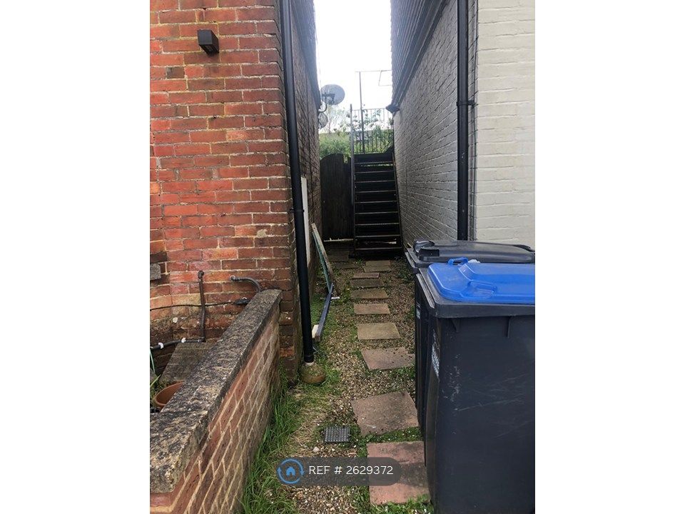 Property photo 3 of 15 Side Gate/ Garden Entrance