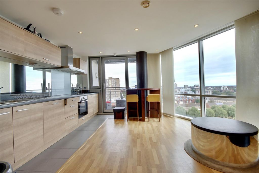 Property photo 2 of 12 9C175F4B-5Feb-4409-90D0-11A9C41C4179_1_201_A.Jpeg