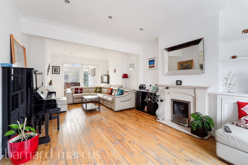 Property photo 3 of 14