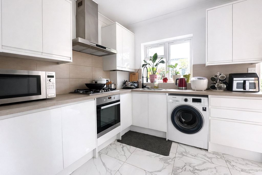 Property photo 3 of 13 Picture 3