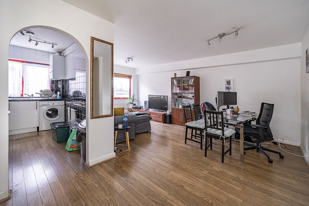 Property photo 2 of 12