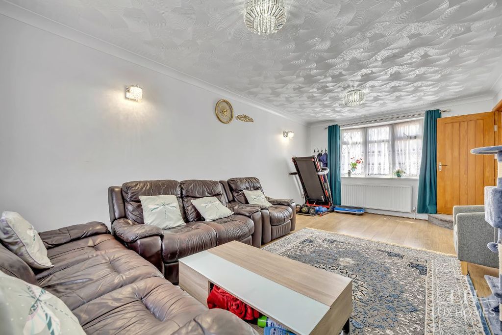 Property photo 2 of 22