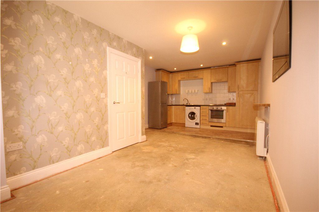 Property photo 2 of 6 Living Area/Kitchen