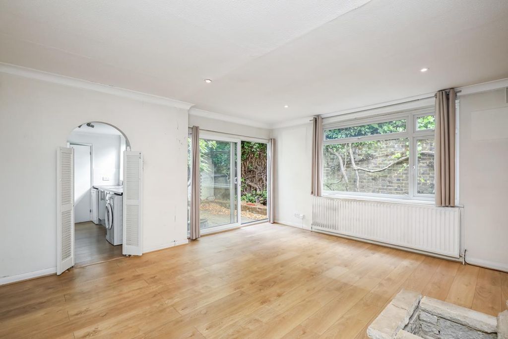 Property photo 3 of 13 5A1A2352.Jpg