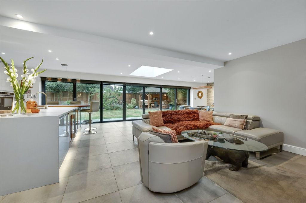 Property photo 2 of 39 Open Plan