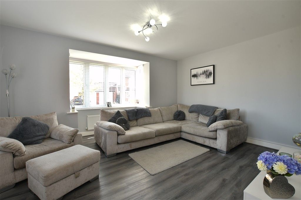 Property photo 2 of 15 Lounge