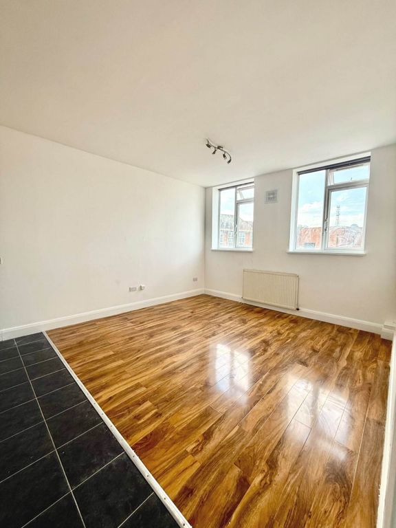 Property photo 2 of 4
