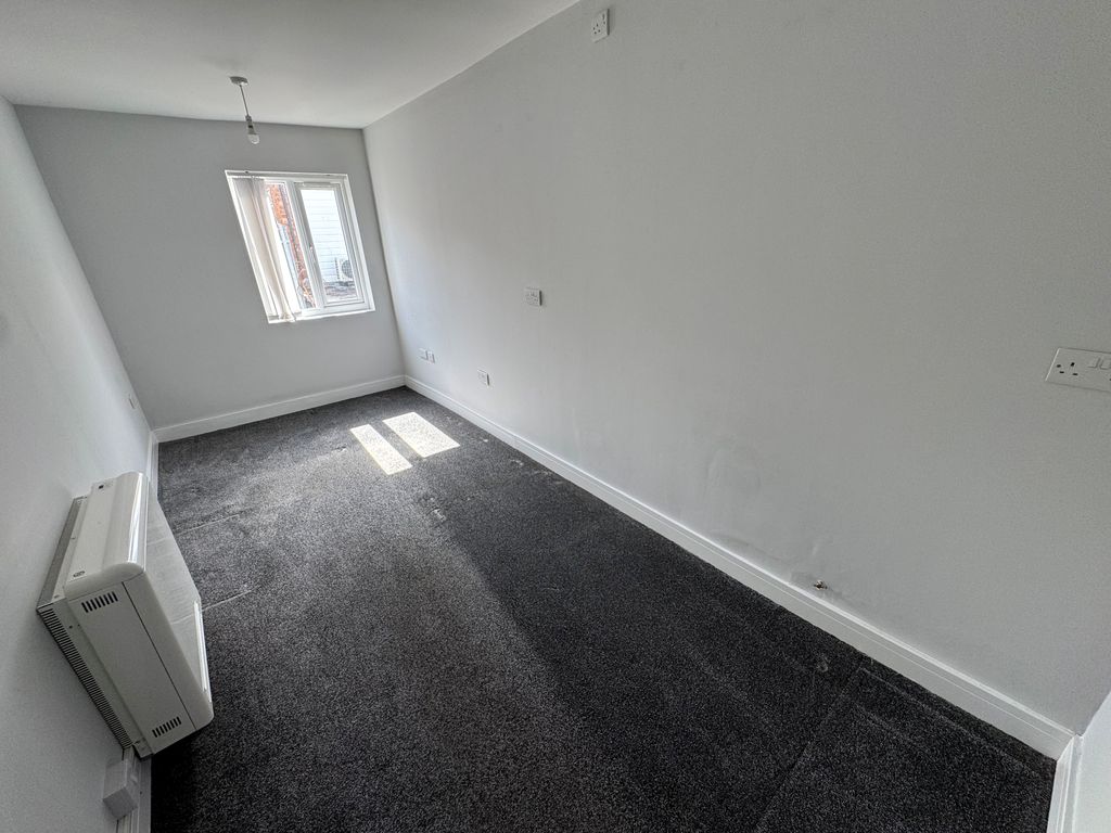 Property photo 2 of 3 Bedroom