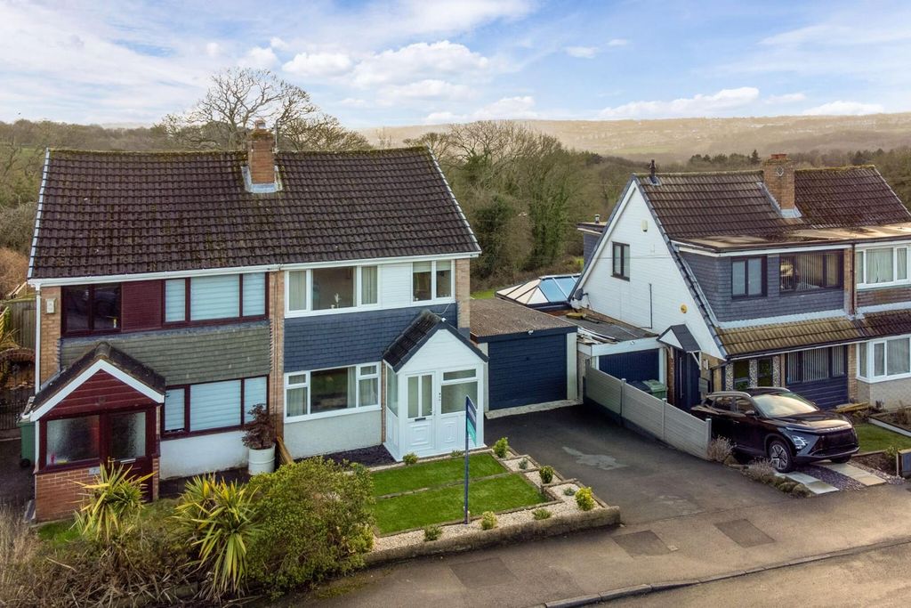 Property photo 1 of 35 102855_9-Woodlea-Close (20)_Low.Jpg