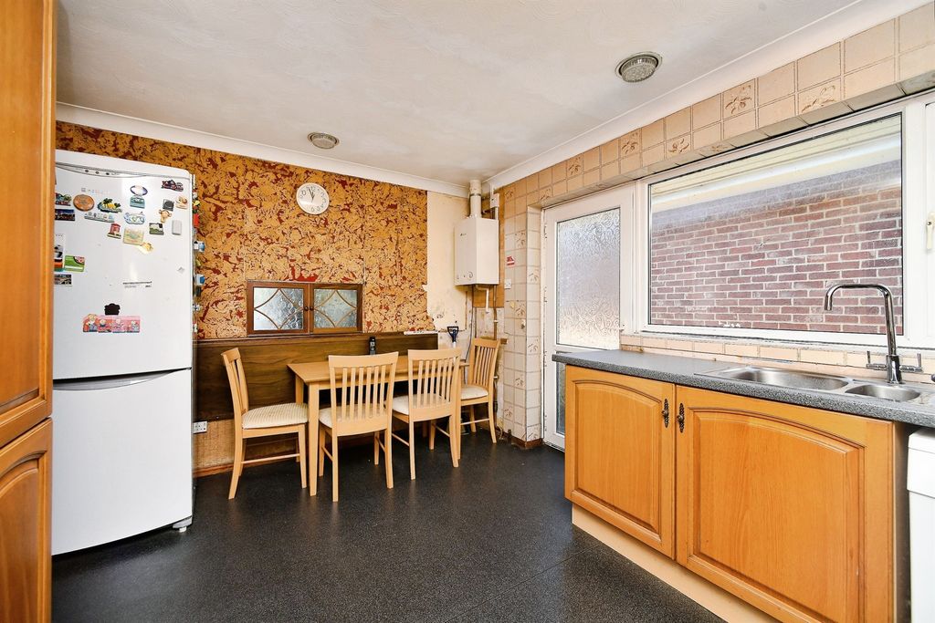 Property photo 3 of 23