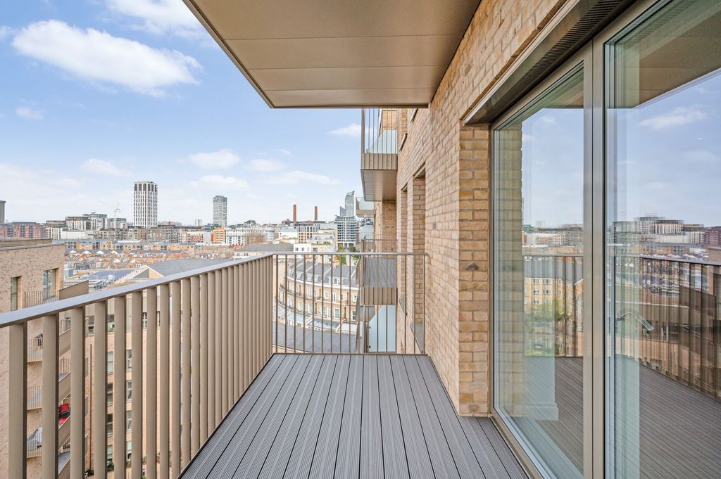 Property photo 3 of 11