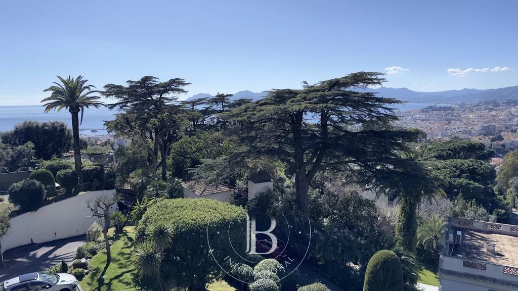 Property photo 1 of 14 Cannes Californie - 2 Bedrooms - Terrace - Panoramic Sea View