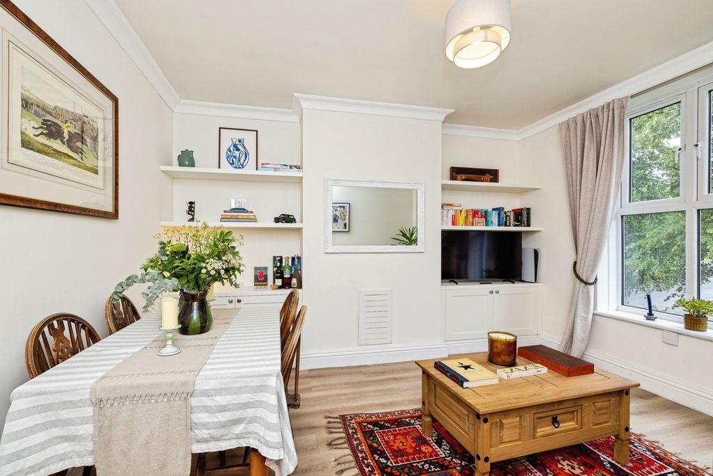Property photo 3 of 18 Pbox-Img.Jpg