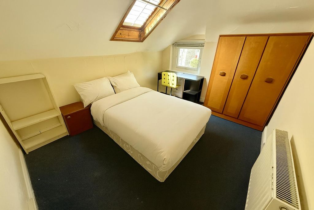 Property photo 1 of 6 Chatgpt Image Oct 27, 2025, 11_07_16 Am.Png