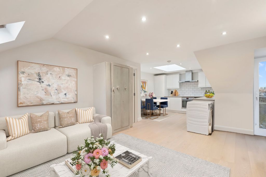 Property photo 3 of 7