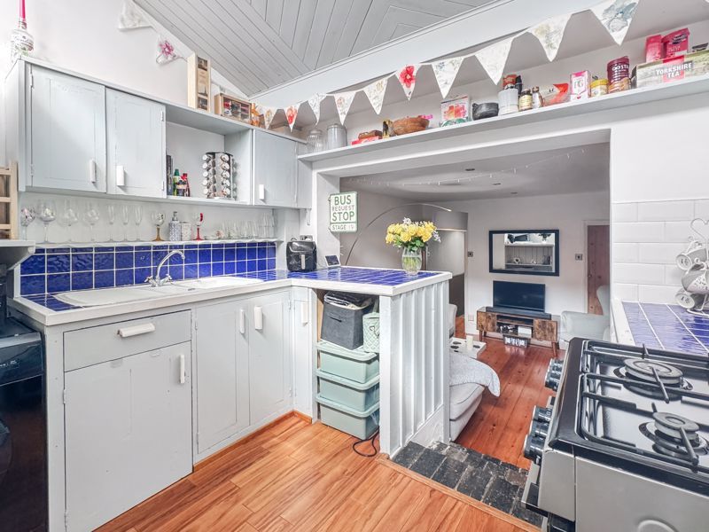 Property photo 3 of 17 Photo 5