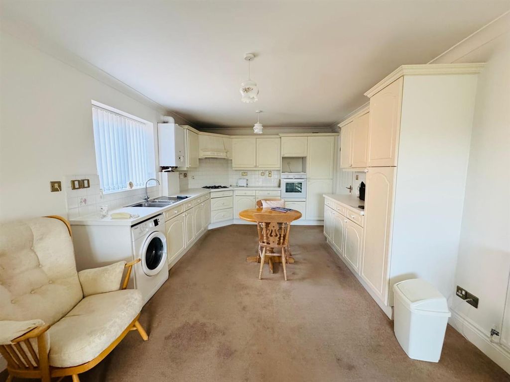 Property photo 2 of 18 Unknown-19.Jpeg