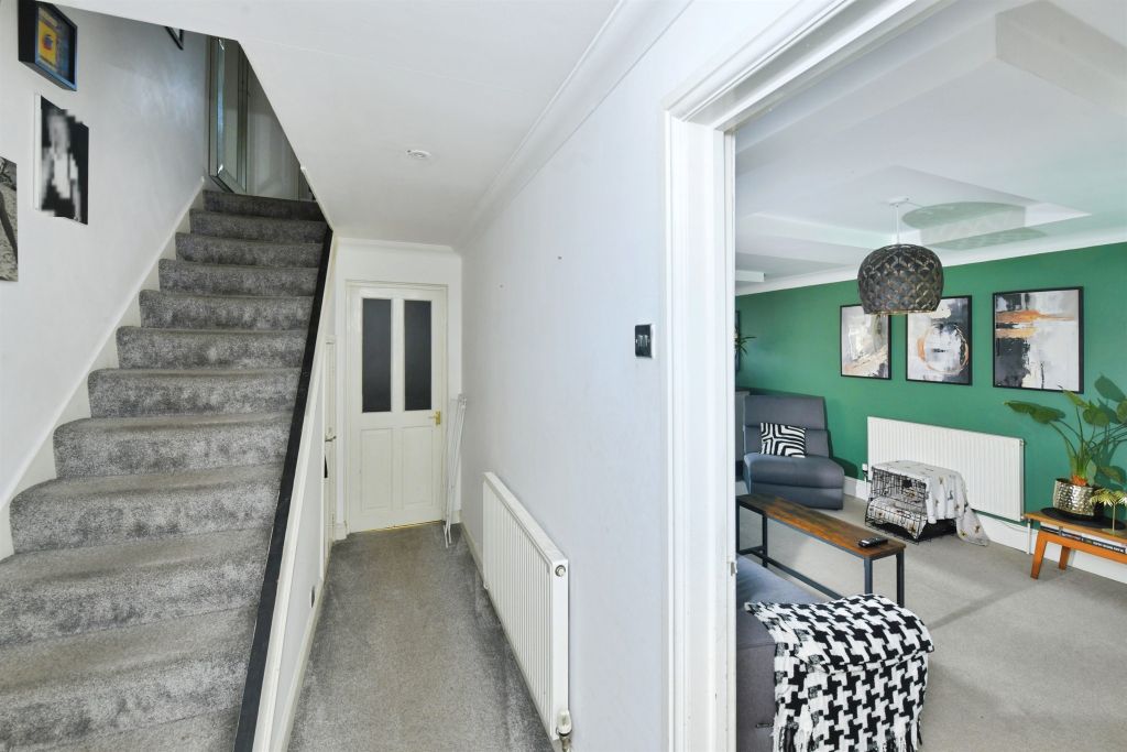 Property photo 2 of 25