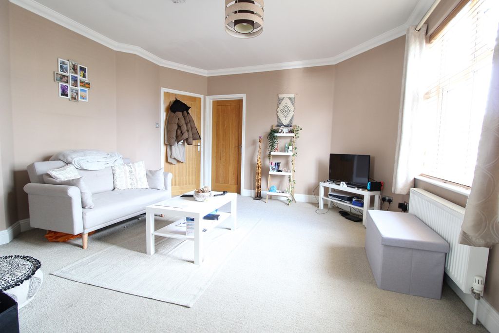Property photo 2 of 9 2381352