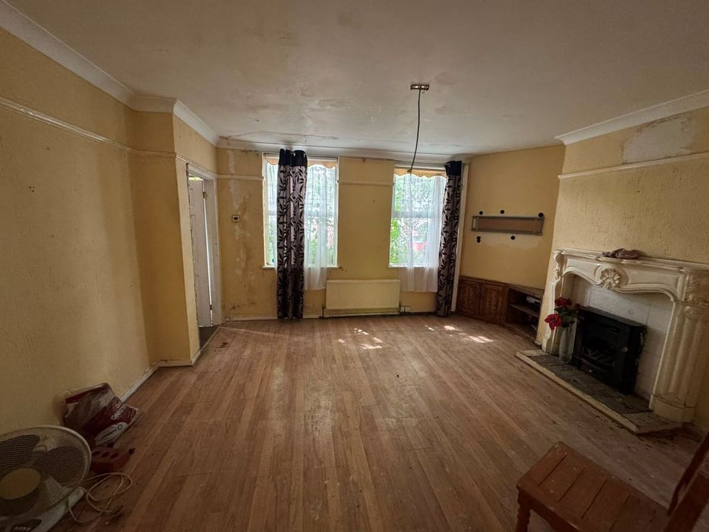 Property photo 3 of 8 Image 3
