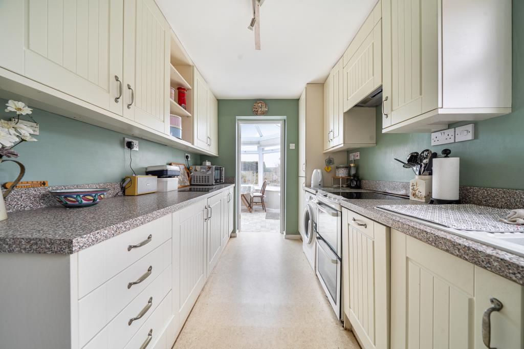 Property photo 2 of 20 Kitchen