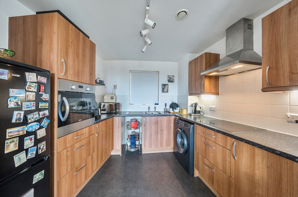 Property photo 2 of 13 1424863-6-69B14d3...