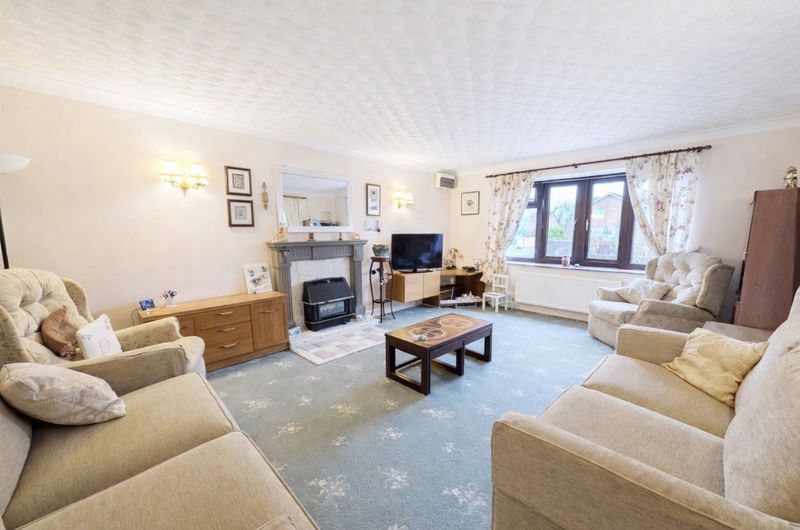 Property photo 3 of 17 Living Room