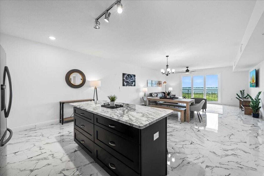 Property photo 3 of 27 <Alttext/>