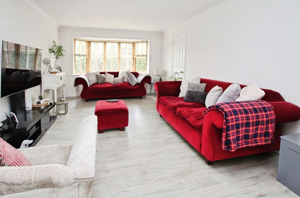 Property photo 2 of 29 4485383