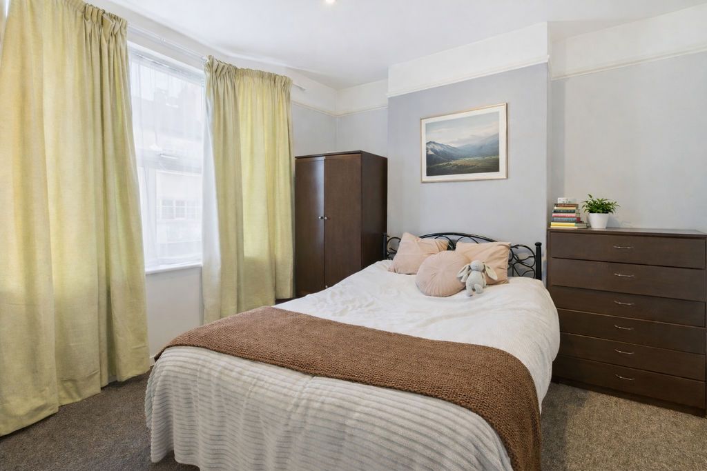 Property photo 1 of 8 Photo 22