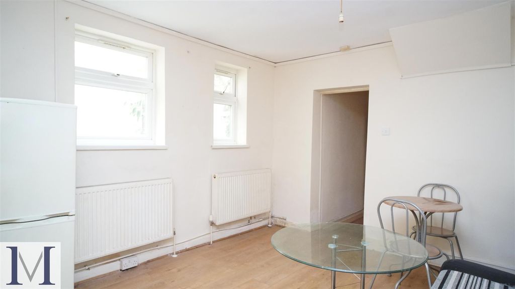 Property photo 3 of 4 60 Whitton Road 1.6.Jpg